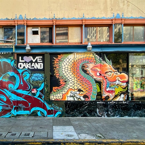 Oakland-Lion2.jfif