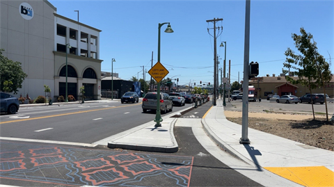 Southbound bike lane at Fruitvale and East 12th
